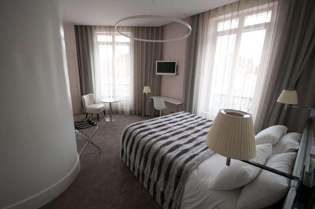 Le Cesar Hotel Provins Cameră foto