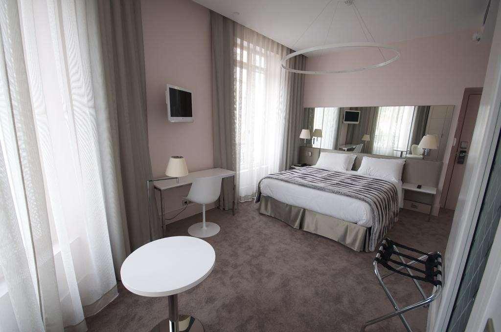 Le Cesar Hotel Provins Cameră foto