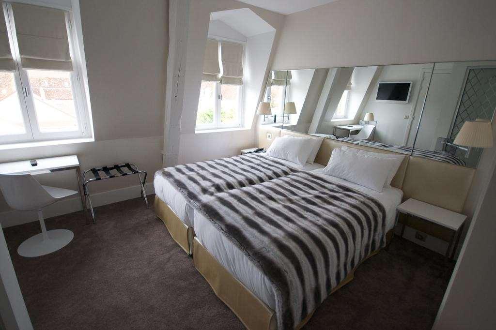 Le Cesar Hotel Provins Cameră foto